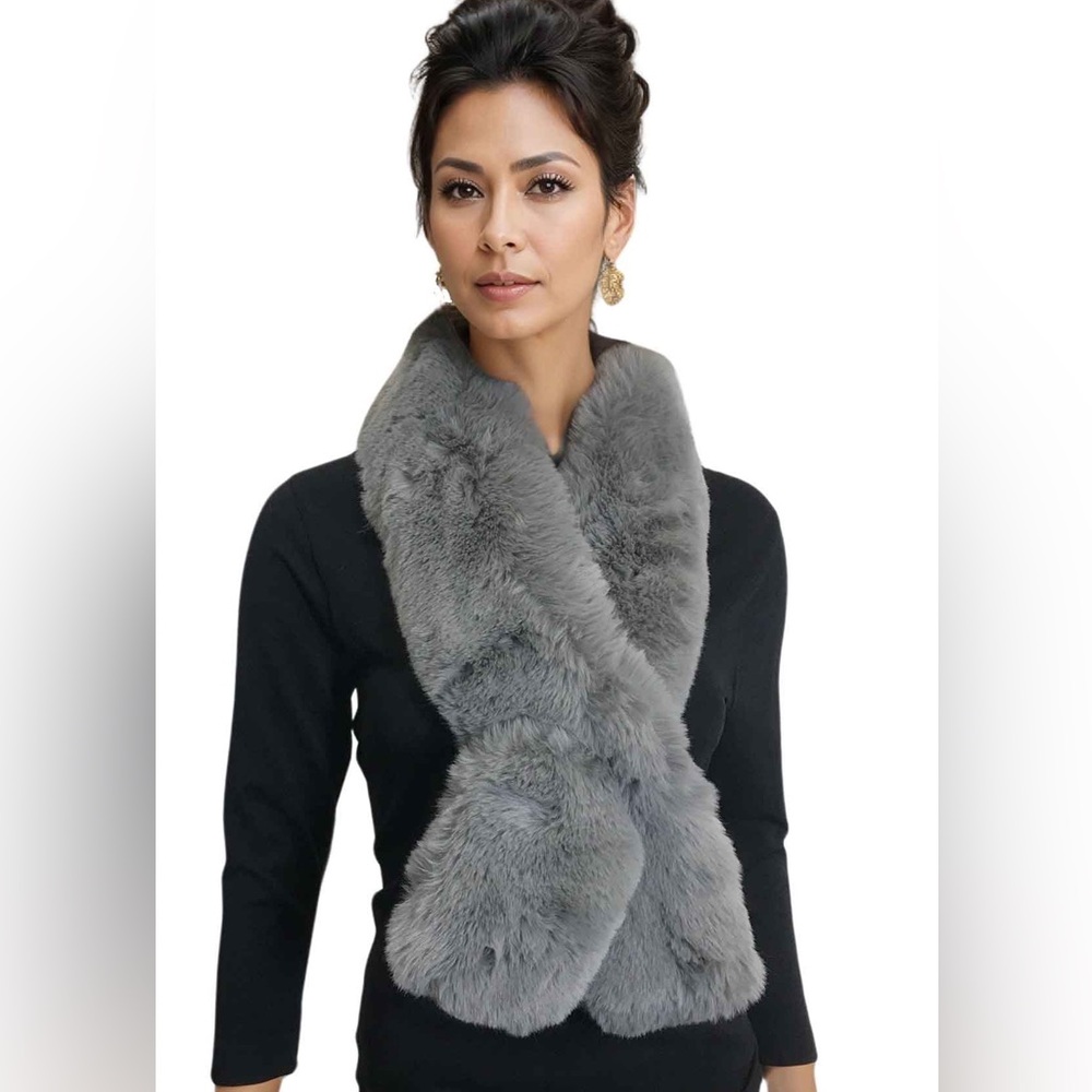 NWT Magic Scarf Company rabbit ball scarf